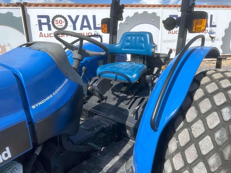 new-holland-tn65-57hp-utility-tractor-image-9