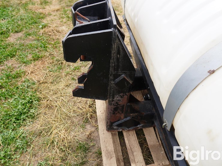 new-holland-super-steer-300-gallon-front-mount-tank-w/mounts-image-13
