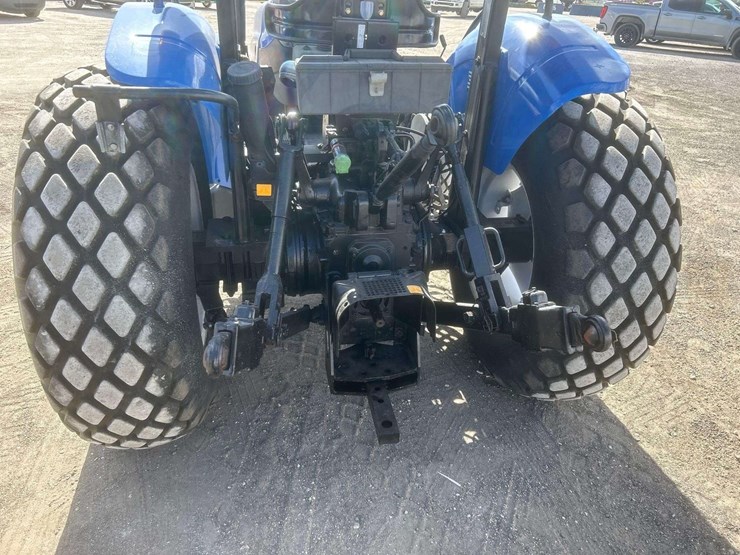 new-holland-tn65-57hp-utility-tractor-image-5