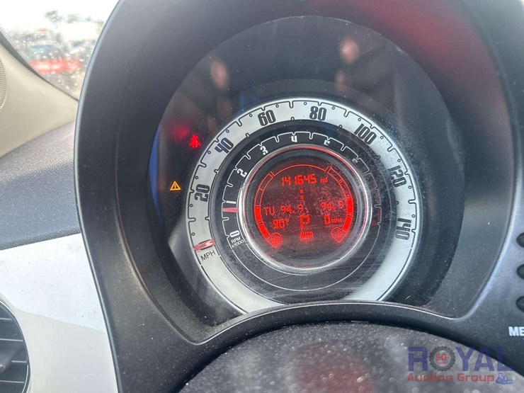 2013-fiat-500-image-11