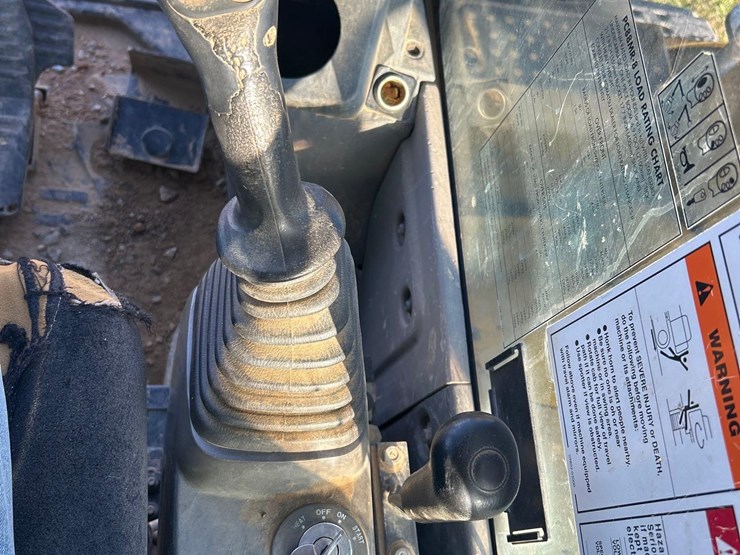 komatsu-pc88mr-8-image-23