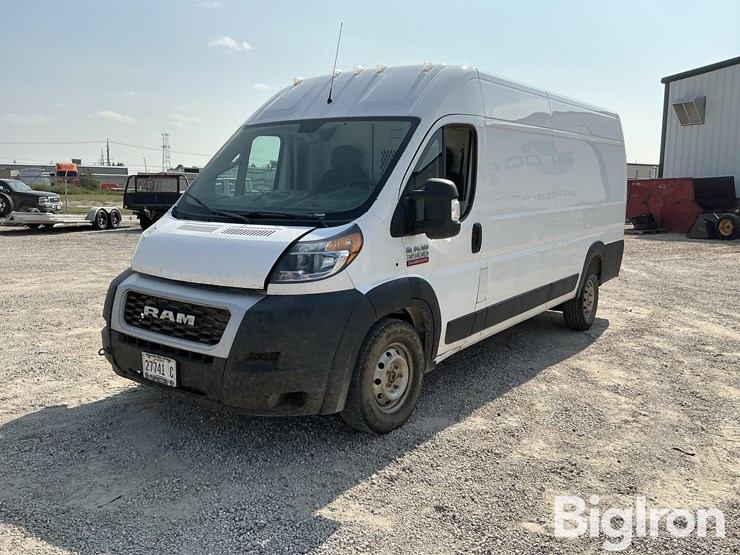 2021-dodge-3500-image-1