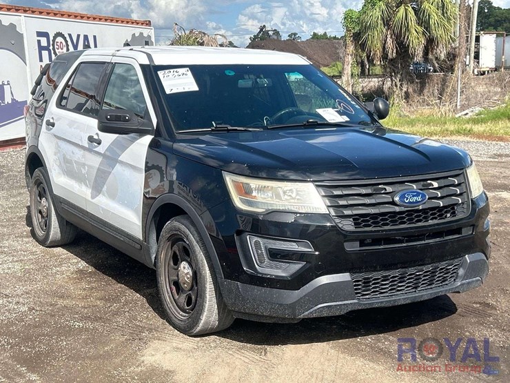 2016-ford-explorer-image-2