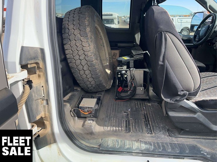 2022-ford-f350-image-16