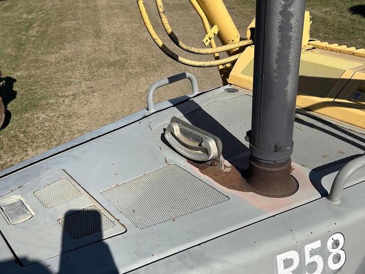 komatsu-d65ex-12-image-30