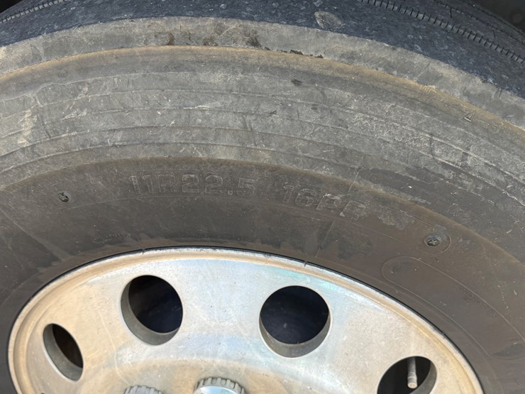 2015-ford-f650-image-15