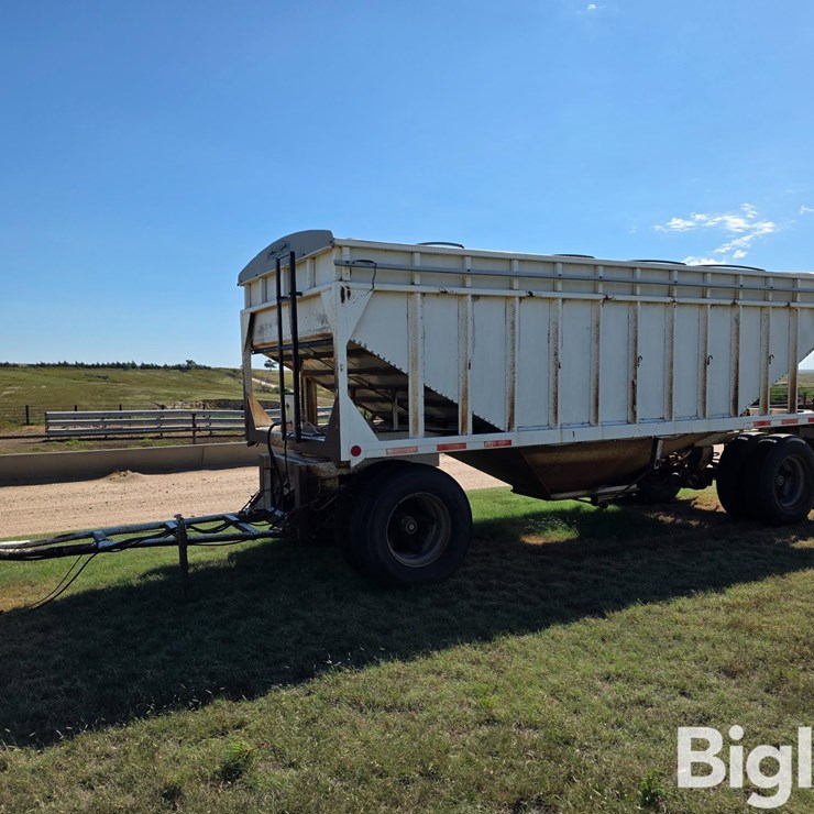 1980 Target Pup Grain Trailer W/Dolly