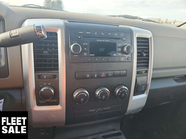 2012-ram-1500-slt-image-13