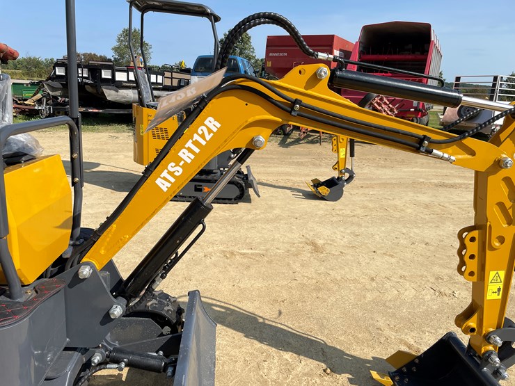 #209-•-new-rt12r-mini-excavator-image-17