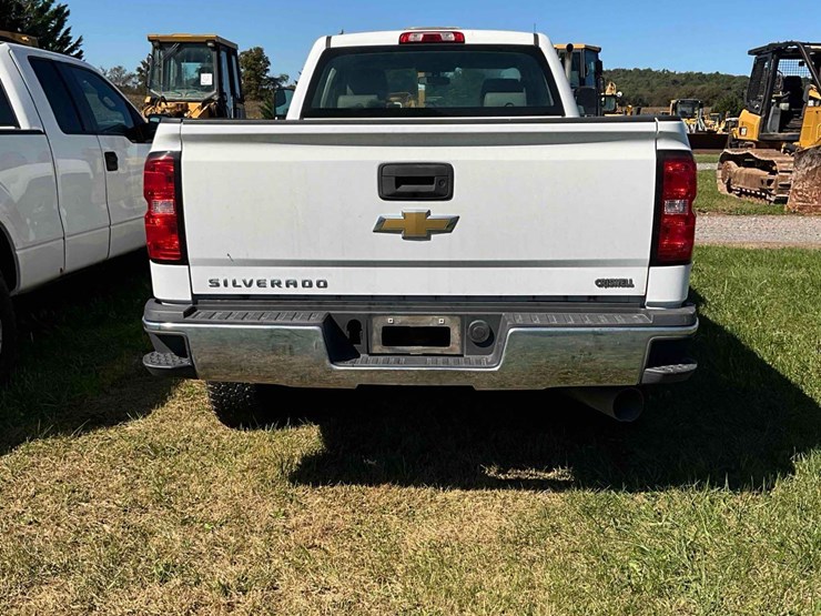 2017-chevy-3500hd-pick-up-image-5