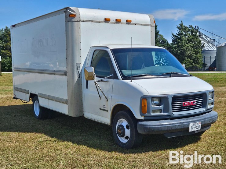 2002-gmc-3500-image-3