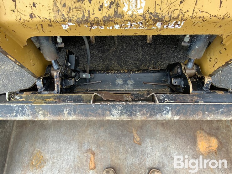 2014-caterpillar-236d-image-11
