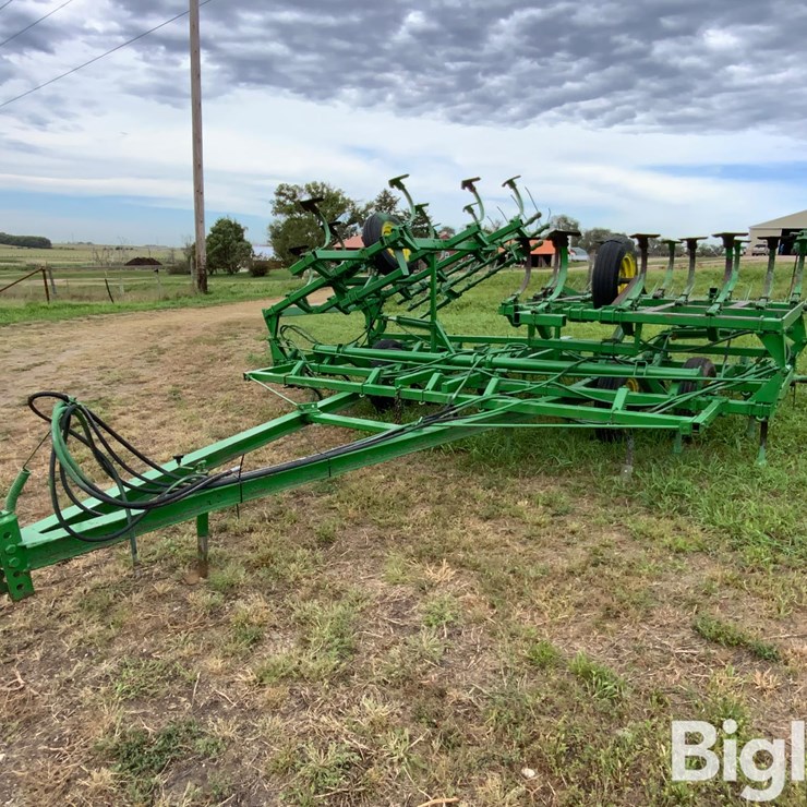 JOHN DEERE 1010