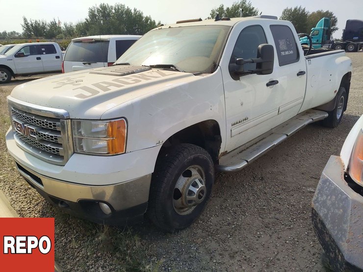 2014-gmc-sierra-3500hd-image-1
