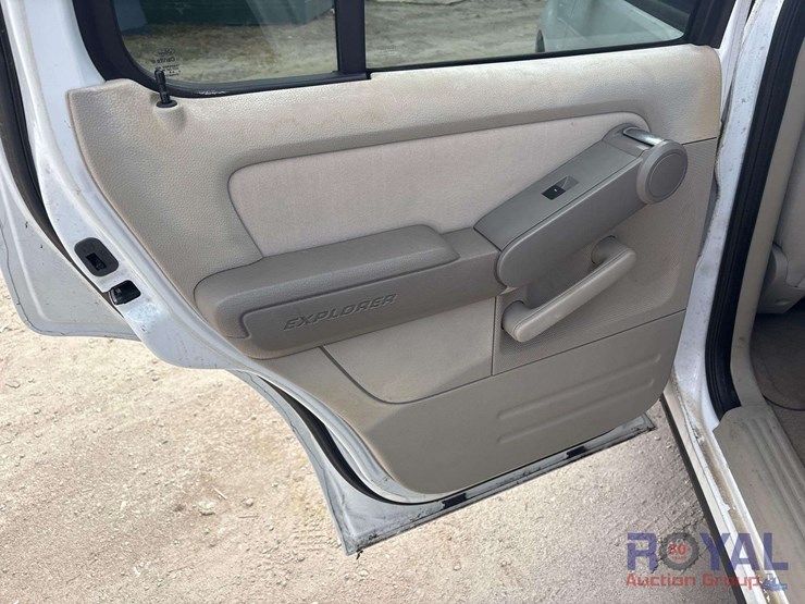 2006-ford-explorer-image-20