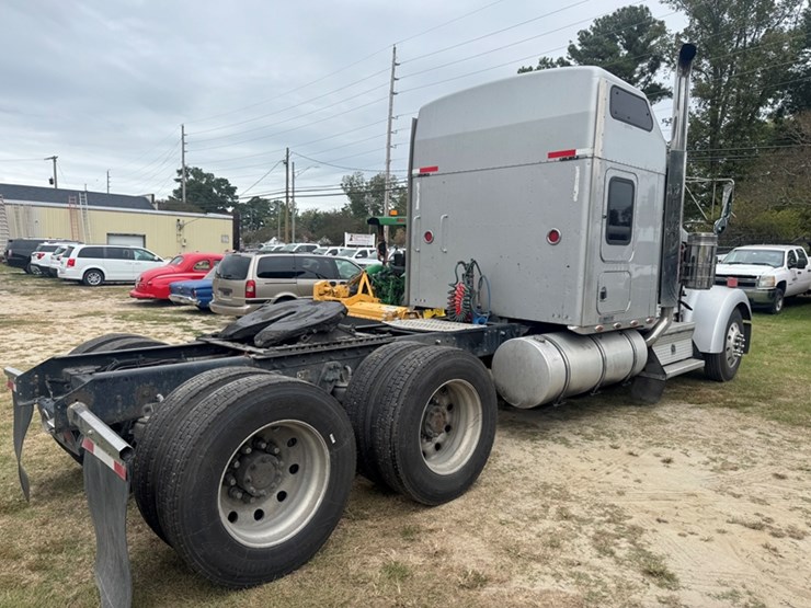2007-kenworth-w900-image-3