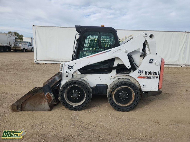 2010-bobcat-s650-image-24