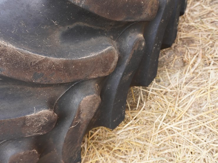 380/65r28-tires-image-8
