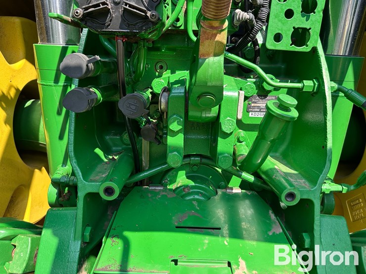 2009-john-deere-8330-image-12