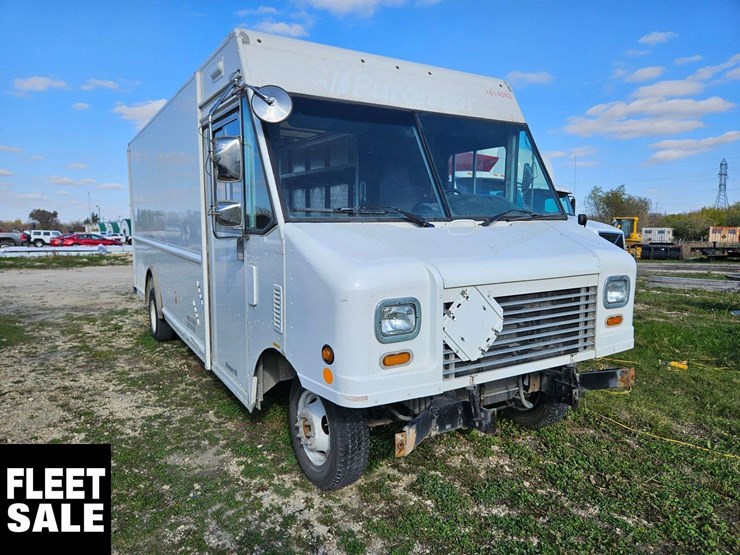 non-operable-2015-ford-e-series-s/a-step-van-image-2