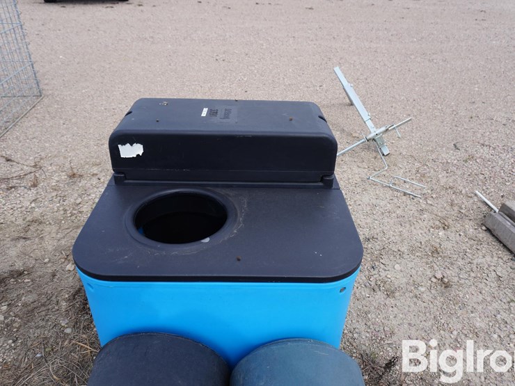 mirafount-e-fount-3390-two-hole-waterer-w/thermal-heat-tubes-image-16