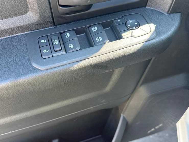 2025-dodge-ram-4500-image-25