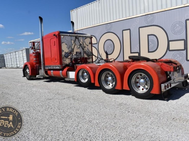 1990-peterbilt-379-image-3