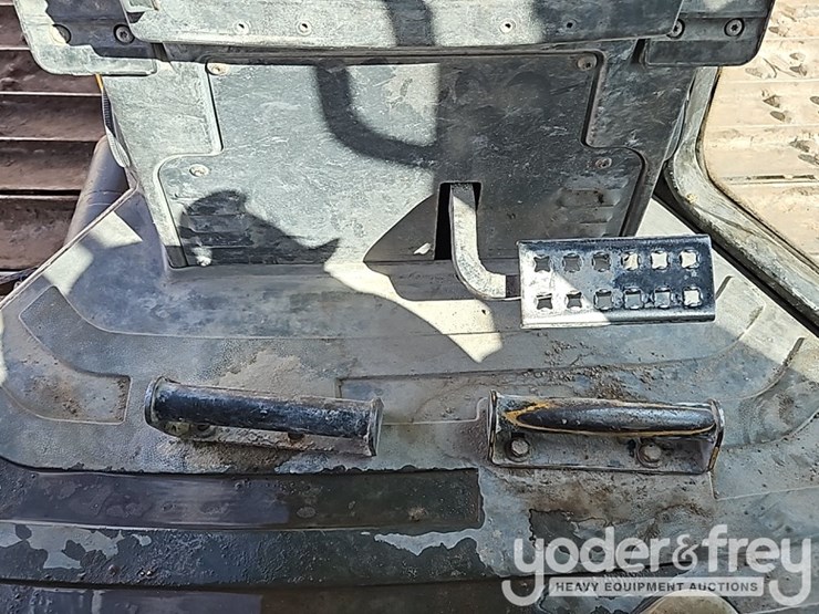 2014-caterpillar-d6k2-lgp-image-30