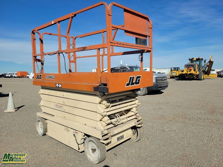 electric-scissor-lift-non-operable-2000-jlg-3246-f2-700-lbs-scissor-lift-image-5