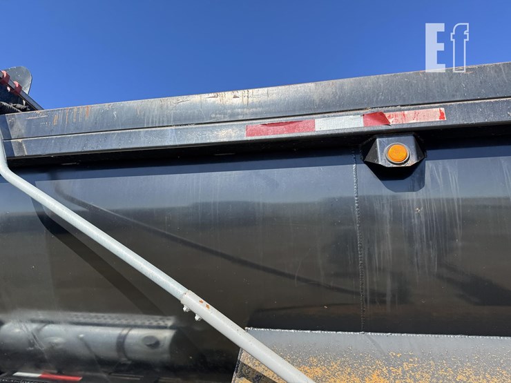 2011-kenworth-t800-image-21