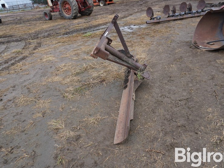 8'-3-pt-blade-image-8