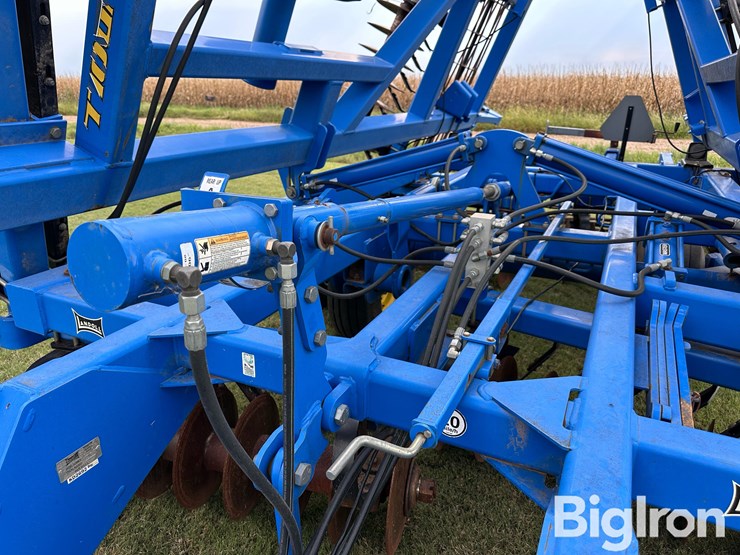 2011-landoll-7431-26-image-11