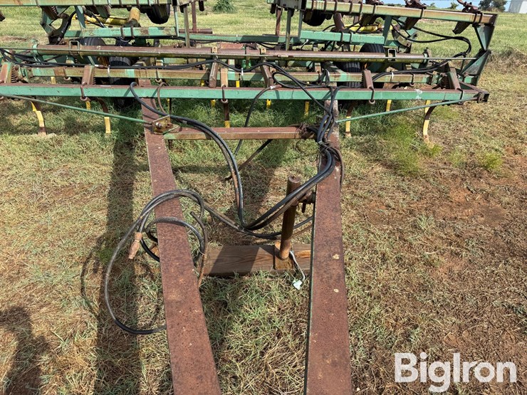 john-deere-1010-image-10