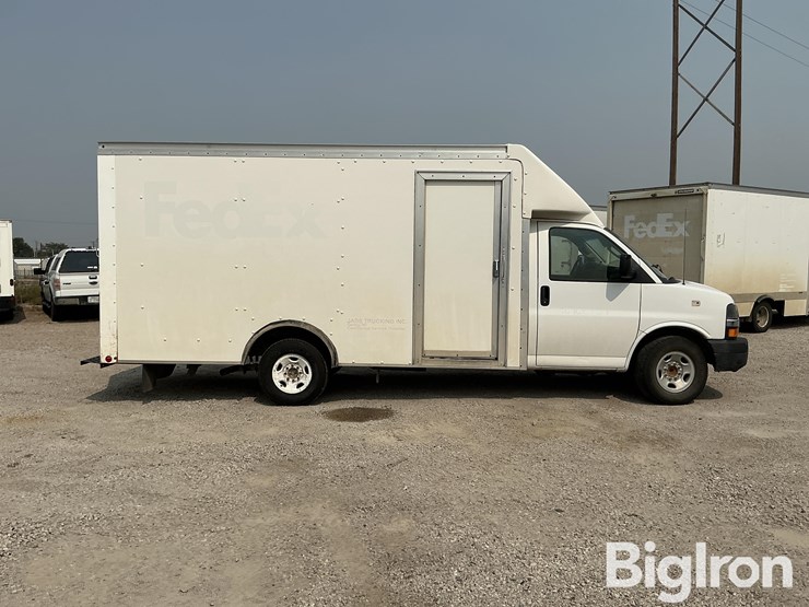2020-chevrolet-express-g3500-image-4