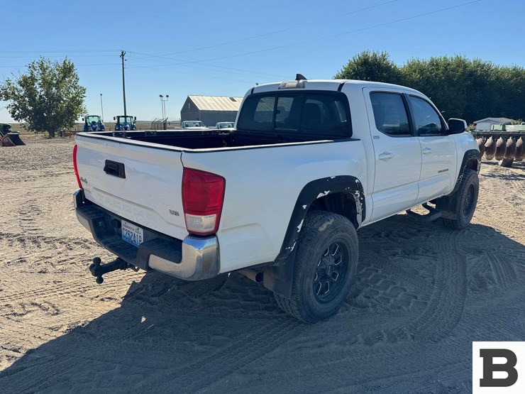 2017-toyota-tacoma-image-7