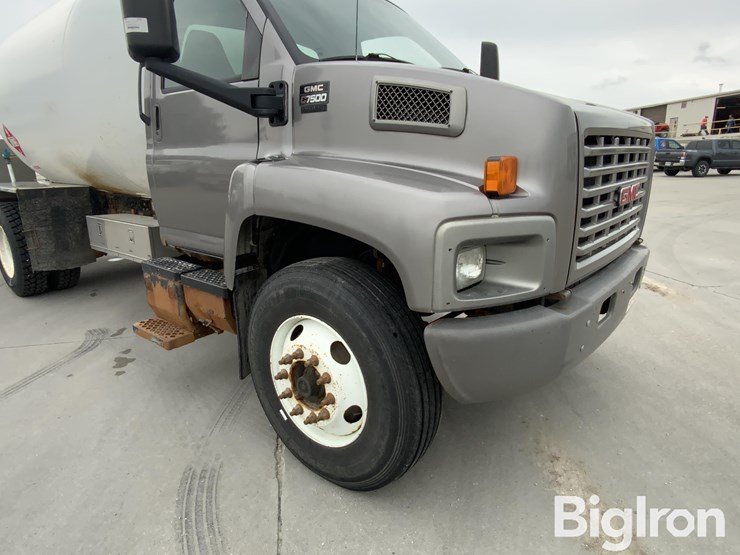 2006-gmc-topkick-image-15
