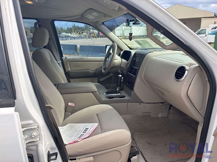 2006-ford-explorer-image-18