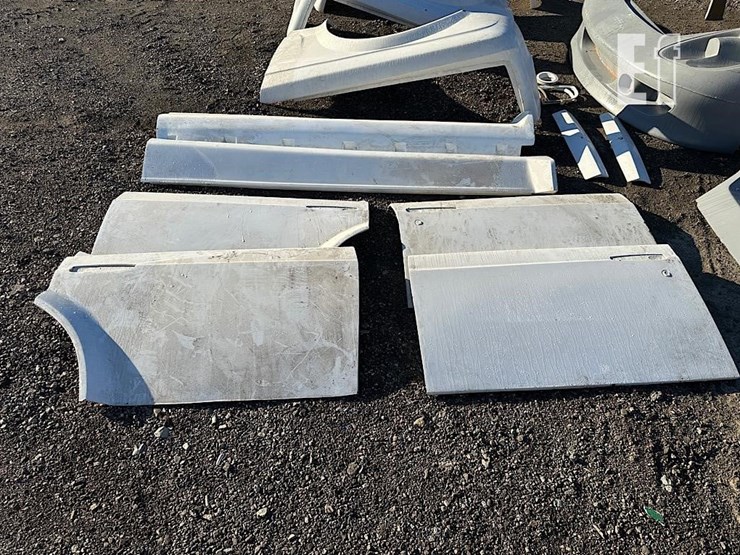 porshce-fiberglass-body-panels-image-4