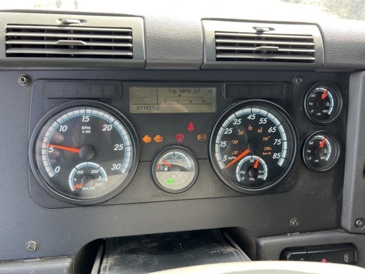 2016-freightliner-t/a-sleeper-truck-tractor-image-28