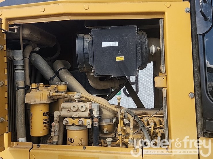 2011-caterpillar-d6k-lgp-image-17