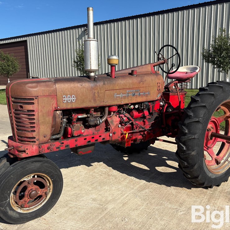 1955 INTERNATIONAL 300