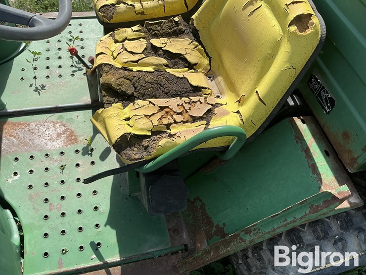 john-deere-gator-image-12
