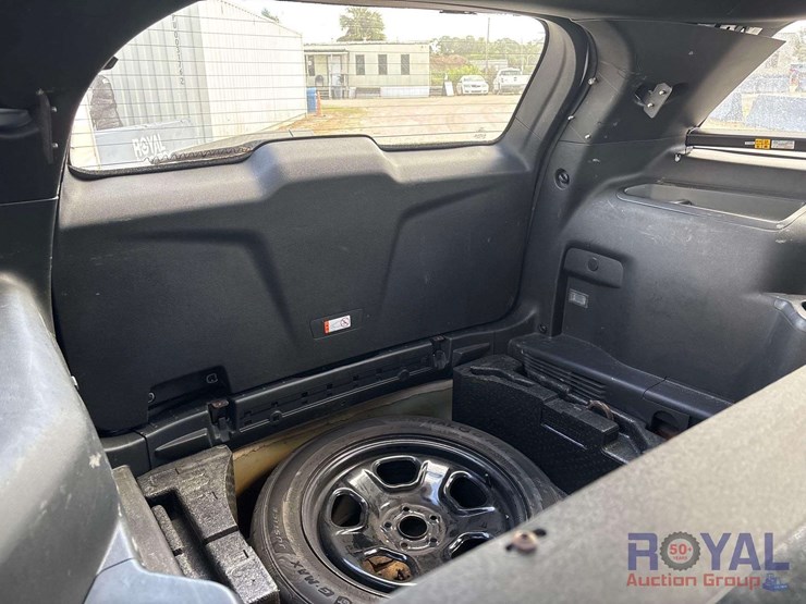 2016-ford-explorer-image-24