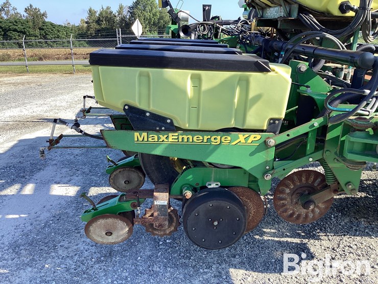 2011-john-deere-1770nt-image-14