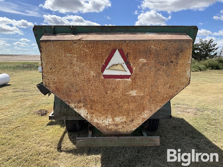 henke-b240-feeder-wagon-image-6