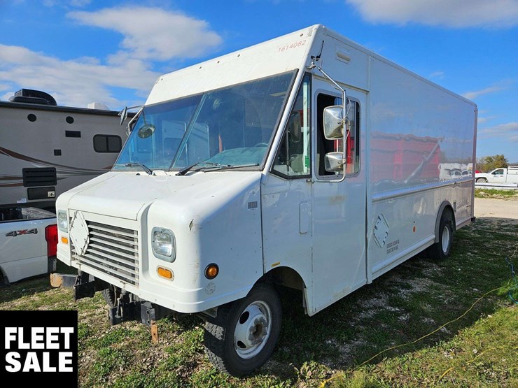 non-operable-2015-ford-e-series-s/a-step-van-image-1