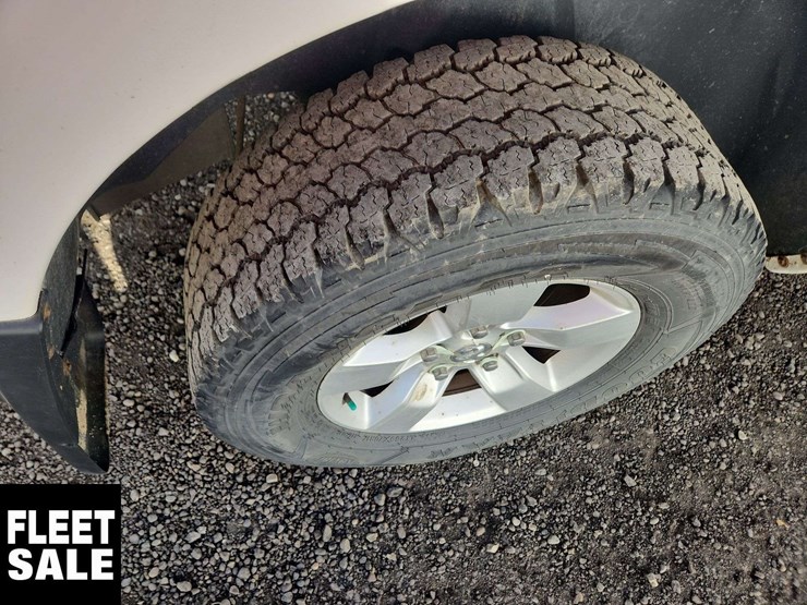 2014-ram-1500-slt-image-30