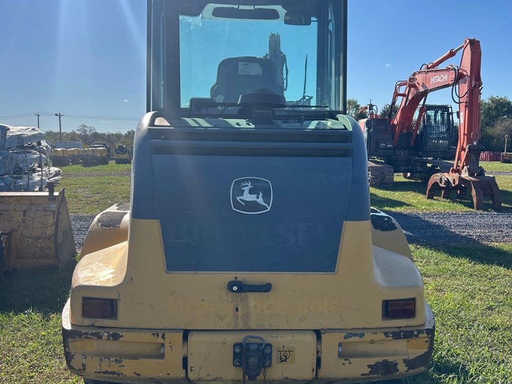 2011-deere-244j-image-6