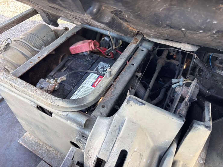 john-deere-gator-image-9