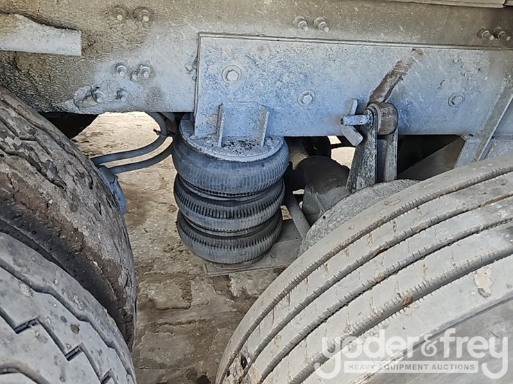 2015-mack-gu713-granite-image-10